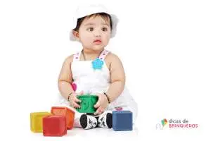 brinquedos para bebês de 6 a 12 meses